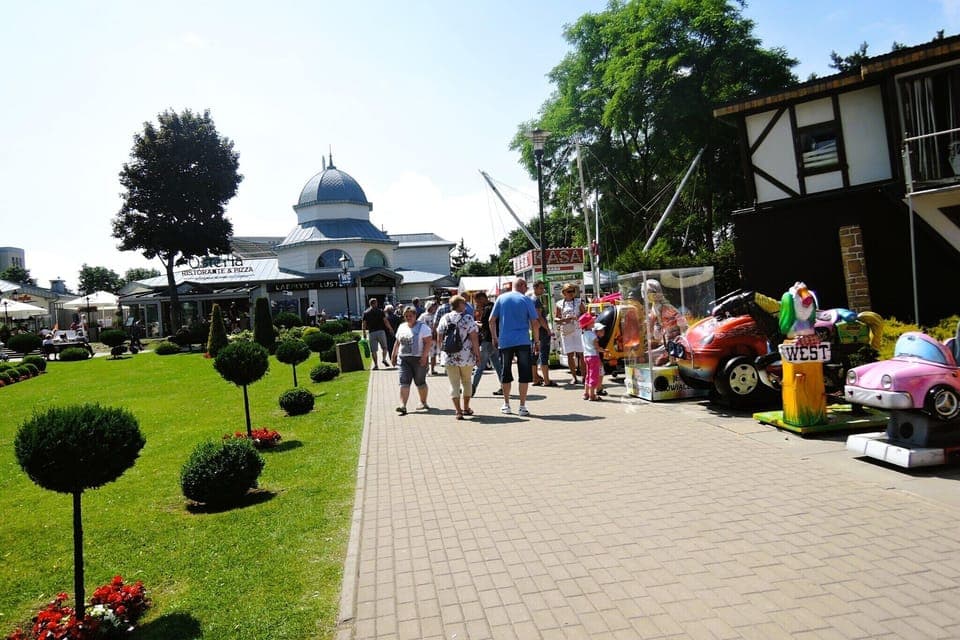 Immediate Surroundings [summer] (<1 km)