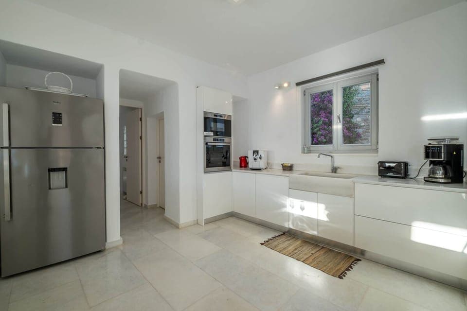 Villa | 5 bedrooms, desk