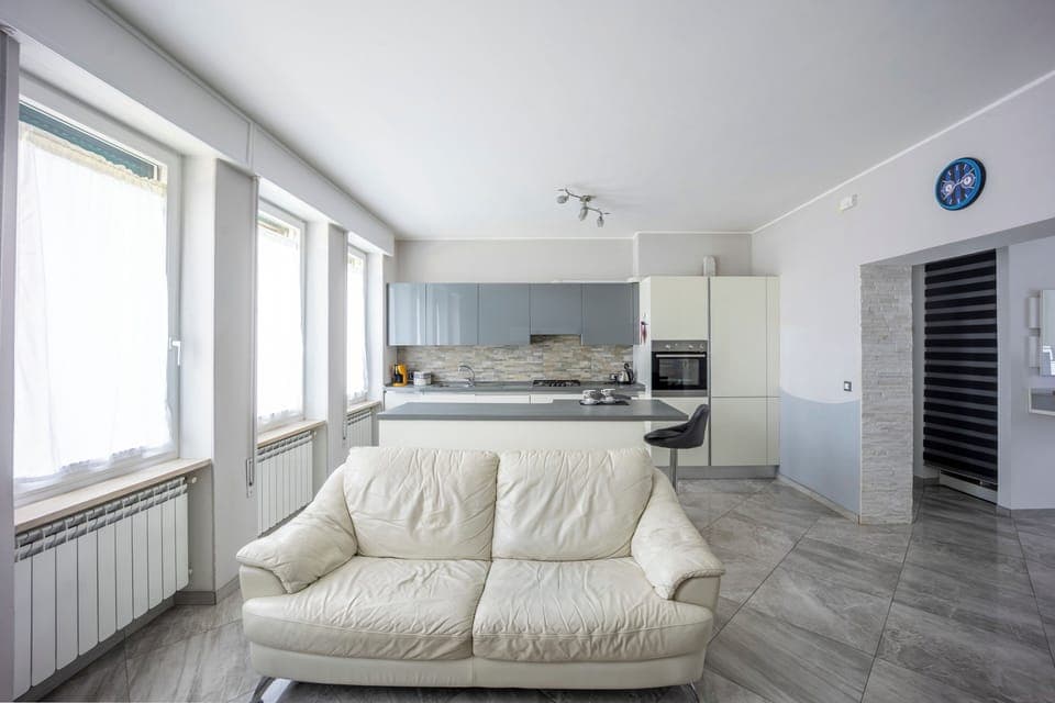 32-inch flat-screen TV with cable channels