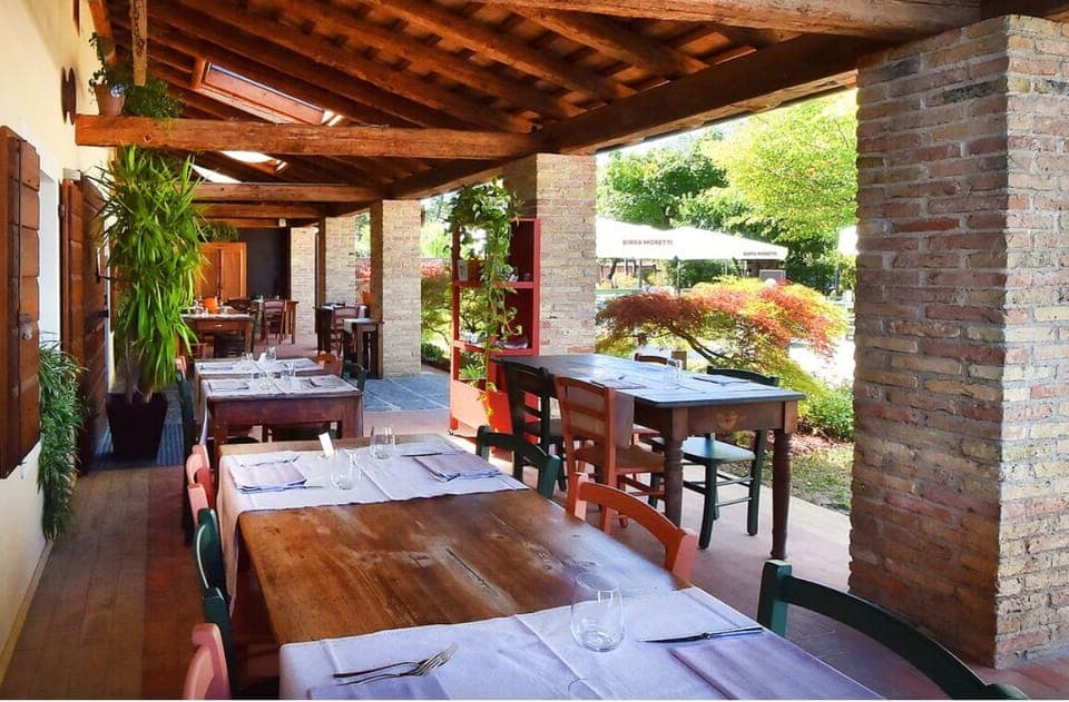 Lunch and dinner served, garden views 