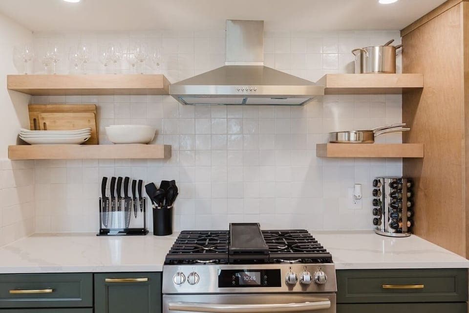 Your high end kitchen will allows you to host a fantastic family meal!