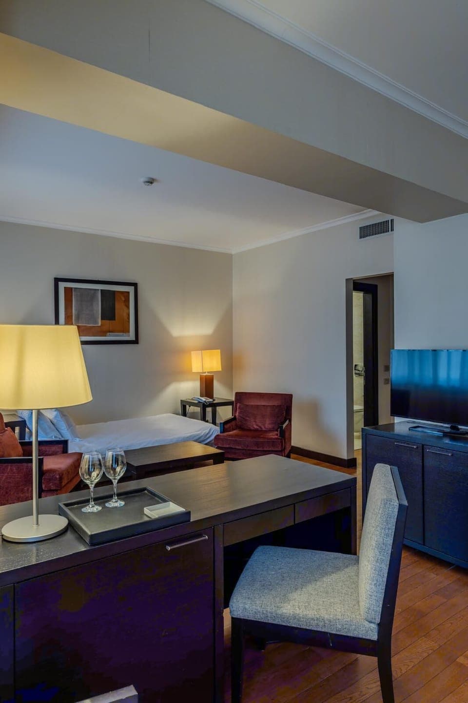 Family Apartment | Desk, laptop workspace, free WiFi