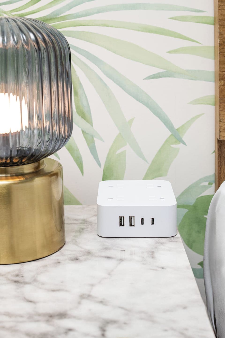 Comfort Room, 1 Queen Bed, Non Smoking | Iron/ironing board, free WiFi