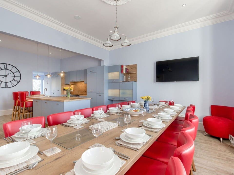 Swimming Pool, Outdoor Furniture, Composite Material, Shade, Resort, Leisure, Eco Hotel, Garden, Landscaping, Yard