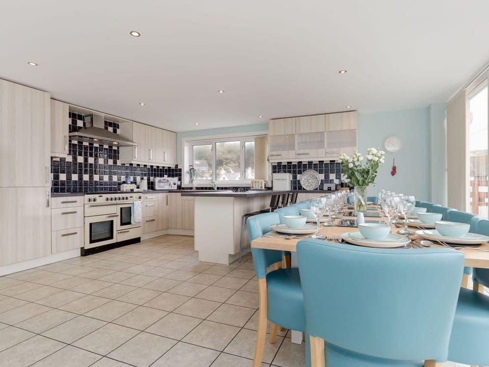 Swimming Pool, Outdoor Furniture, Composite Material, Shade, Resort, Leisure, Eco Hotel, Garden, Landscaping, Yard