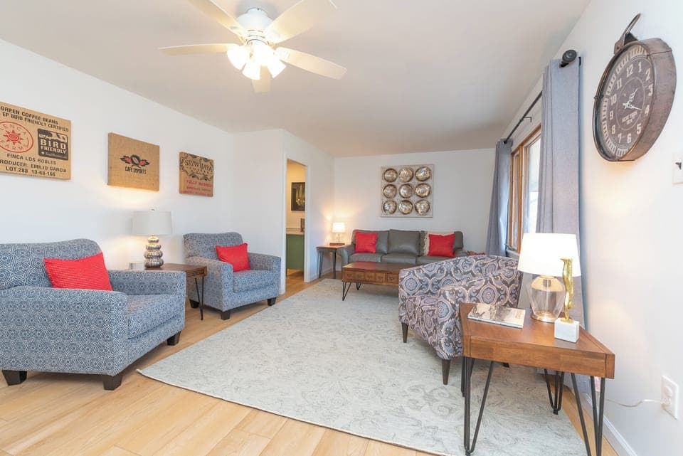 Spacious living room with plenty of seating