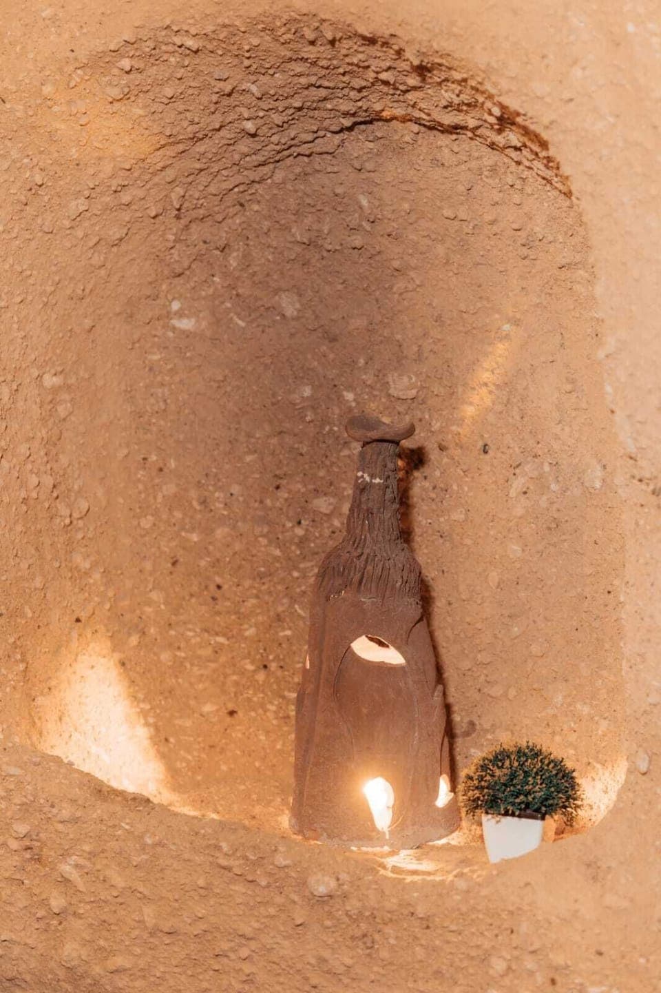 Royal Room | Iron/ironing board, rollaway beds, free WiFi, bed sheets