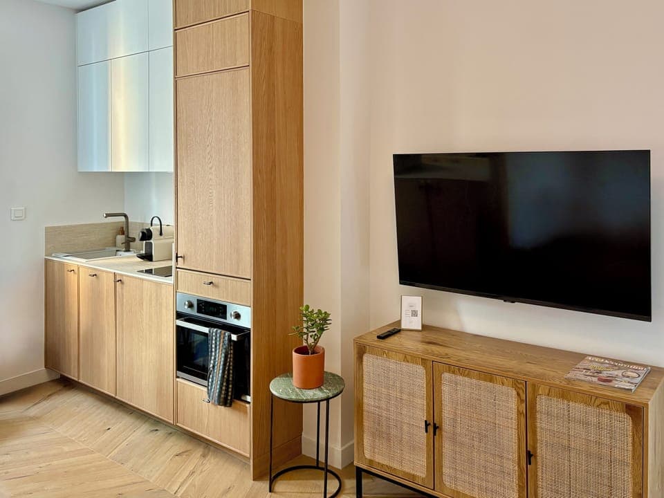 Comfort Apartment, City View | Private kitchen