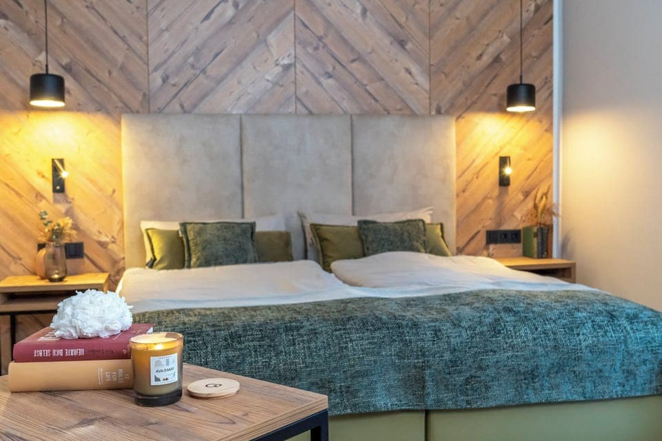 Desk, laptop workspace, free WiFi