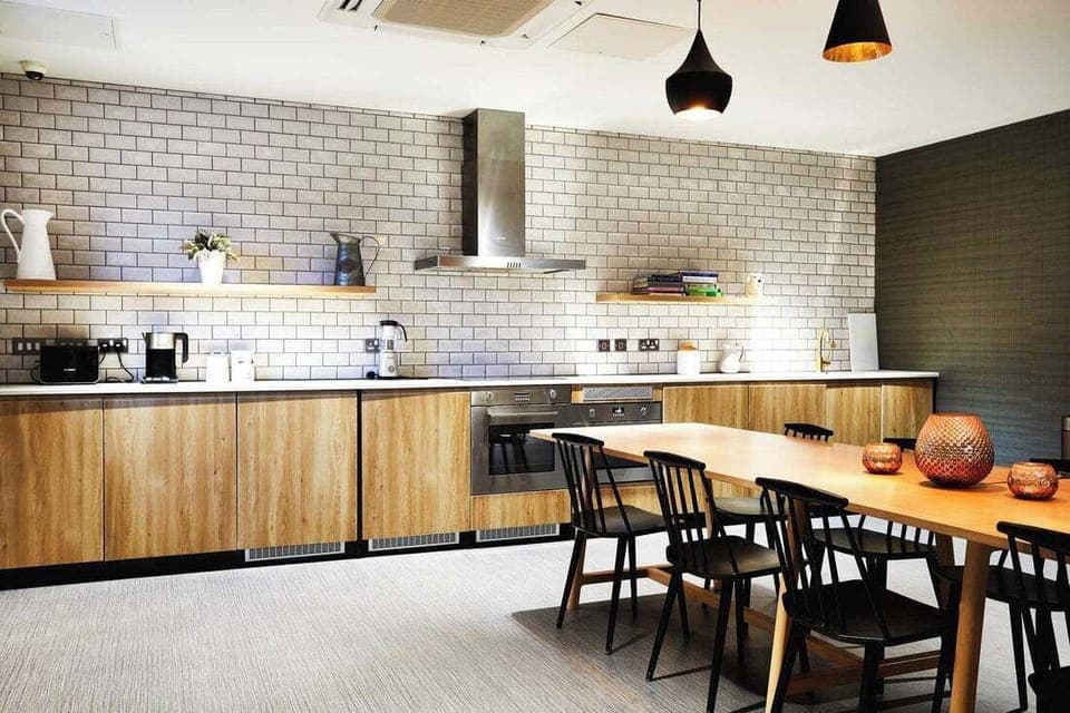 Classic Studio, 1 Double Bed | Private kitchenette | Oven, dishwasher