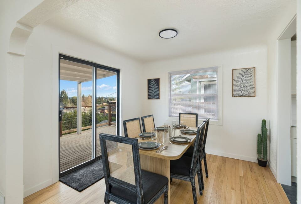 House, 4 Bedrooms | Dining