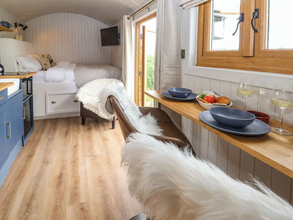 1 bedroom, individually decorated, individually furnished, free WiFi