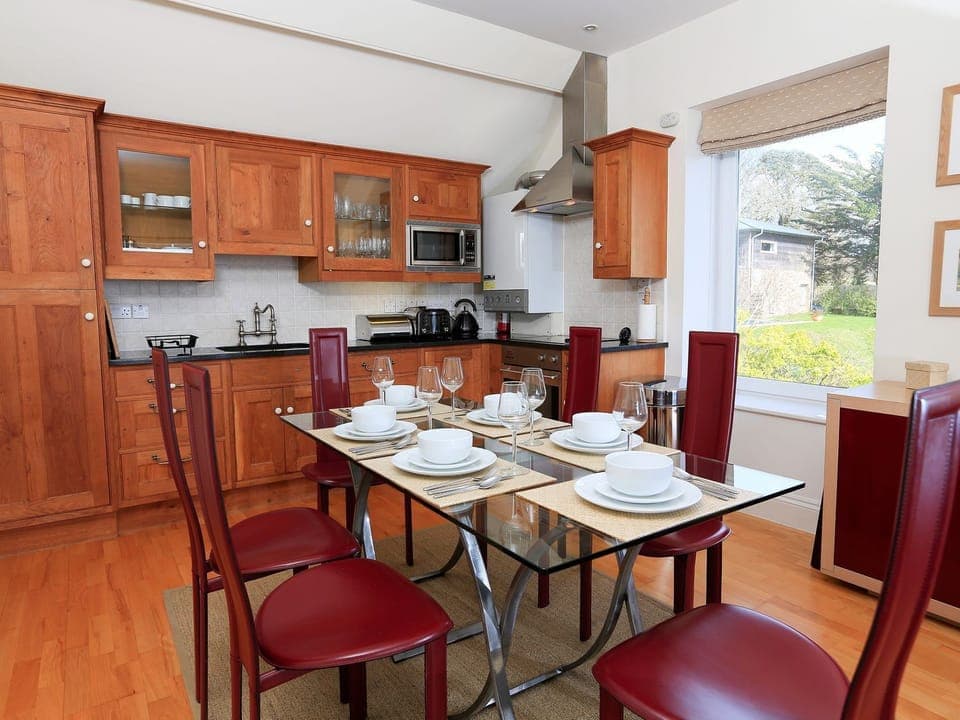 Fridge, dishwasher, cookware/dishes/utensils