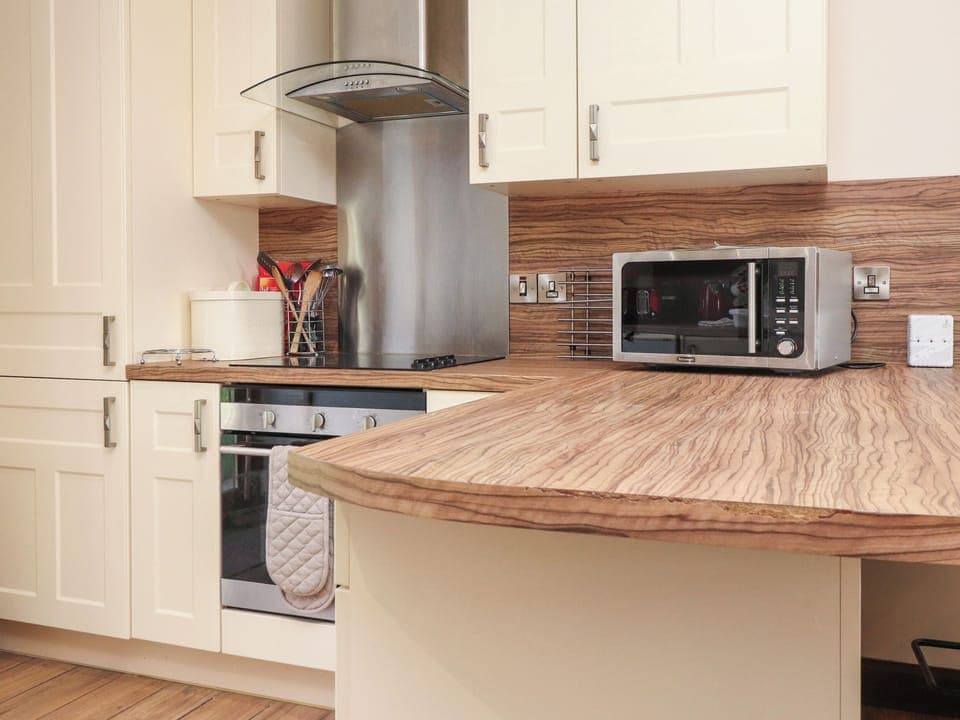 Cookware/dishes/utensils