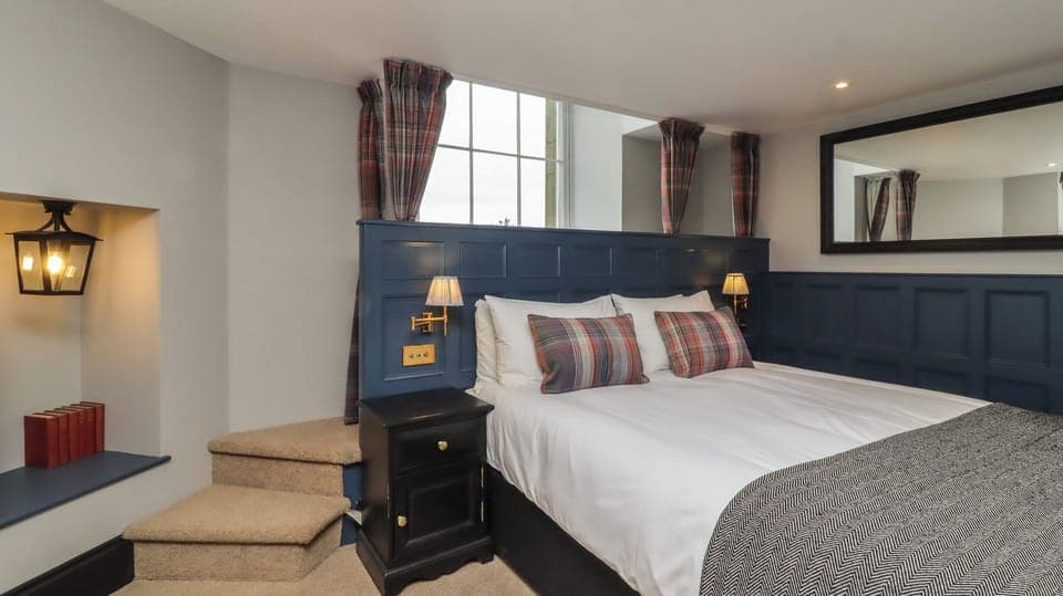 2 bedrooms, individually decorated, individually furnished, free WiFi