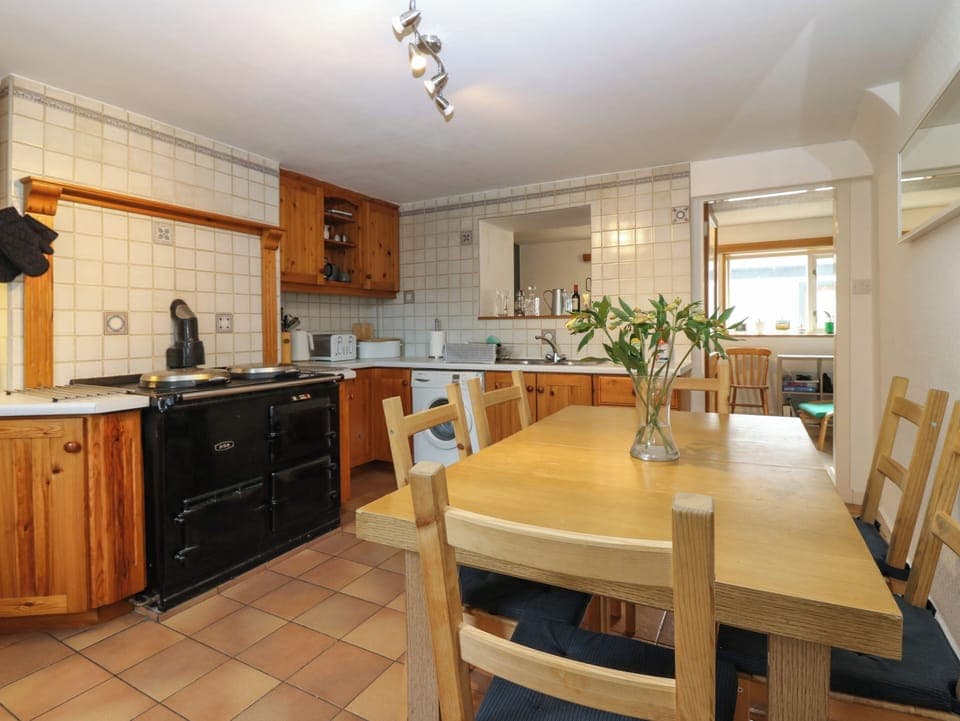 Fridge, electric kettle, toaster, cookware/dishes/utensils