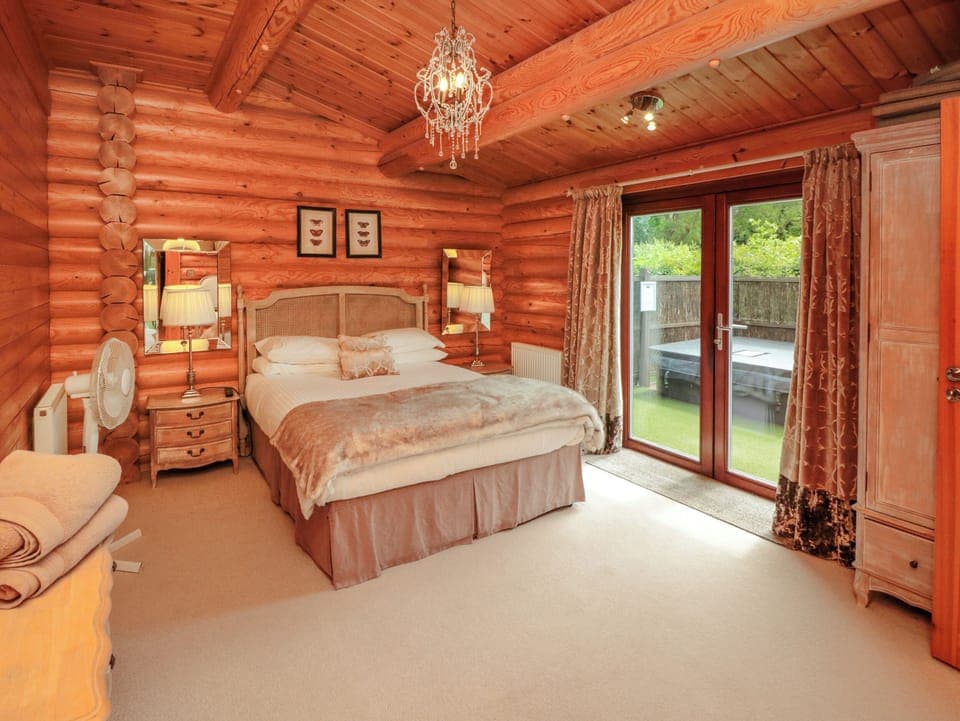 2 bedrooms, individually decorated, individually furnished, free WiFi