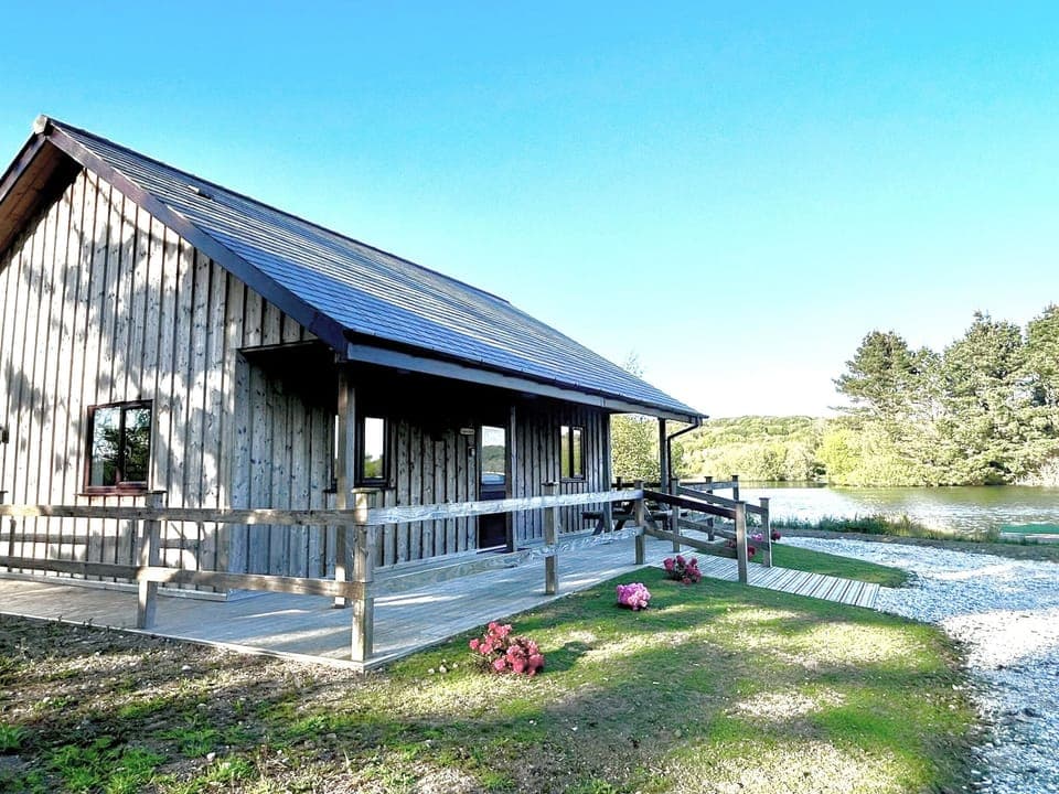 Cottage | Property grounds