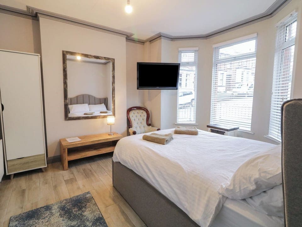 3 bedrooms, individually decorated, individually furnished, free WiFi