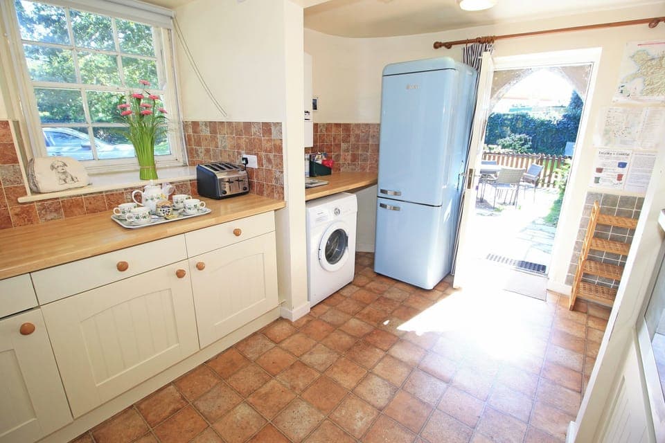 Fridge, dishwasher, electric kettle, toaster