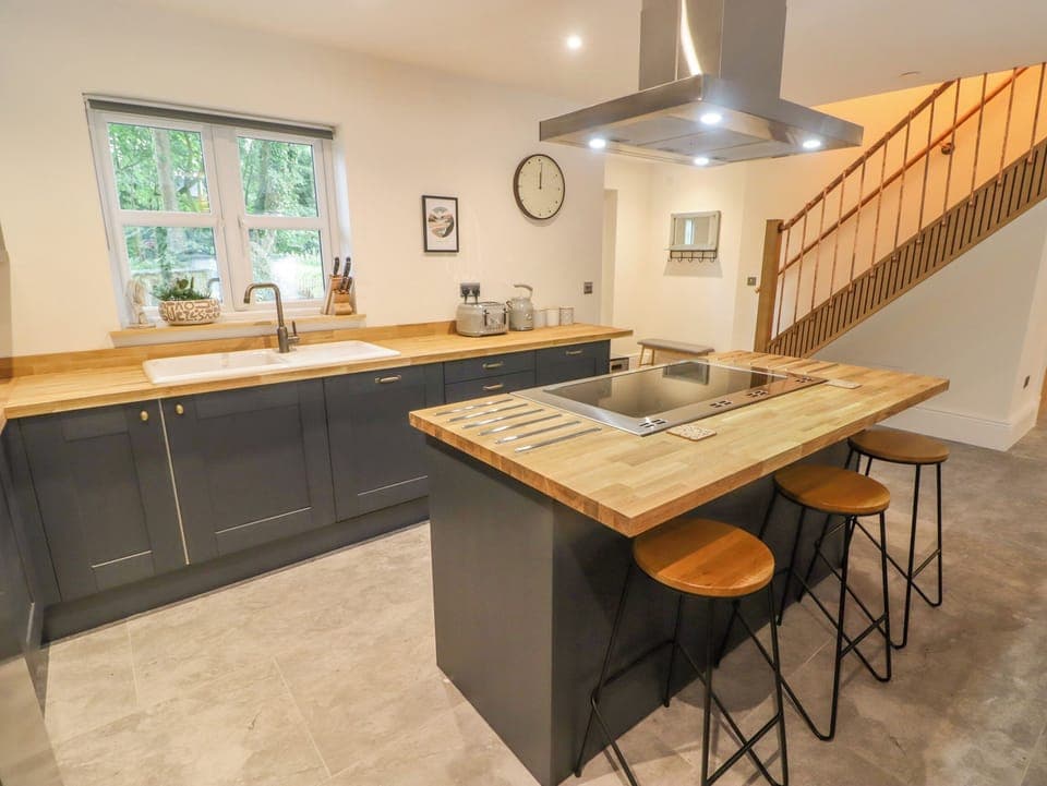 Fridge, dishwasher, electric kettle, toaster