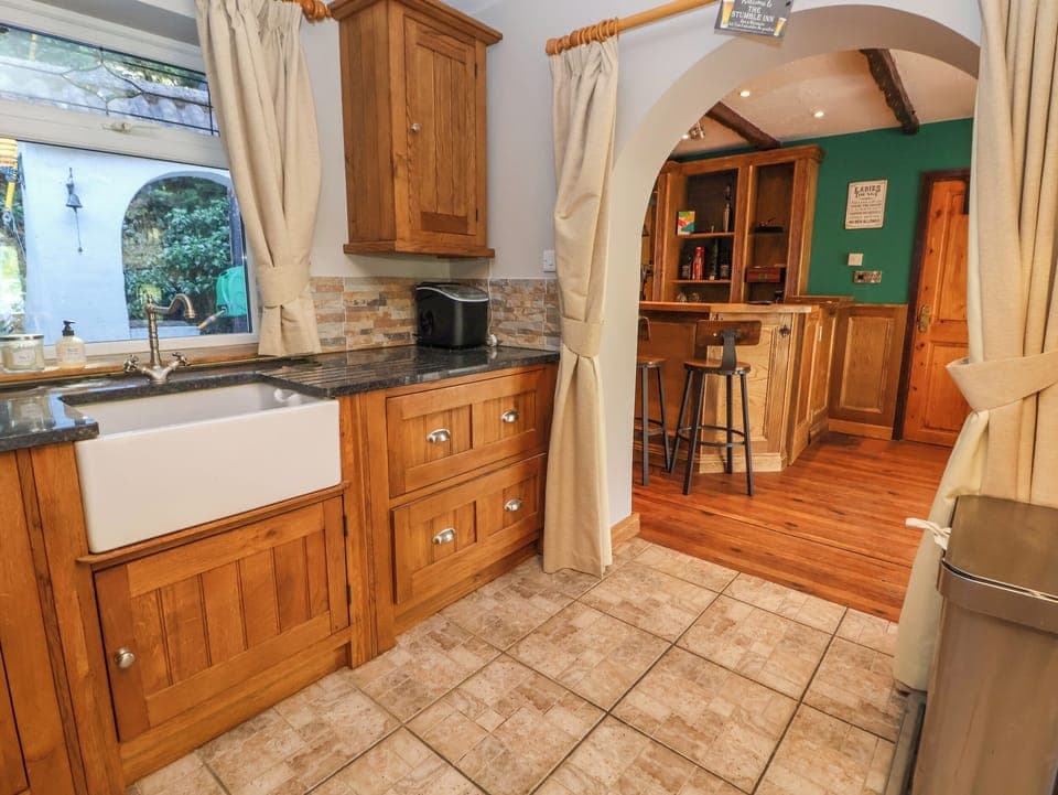 Fridge, dishwasher, electric kettle, toaster