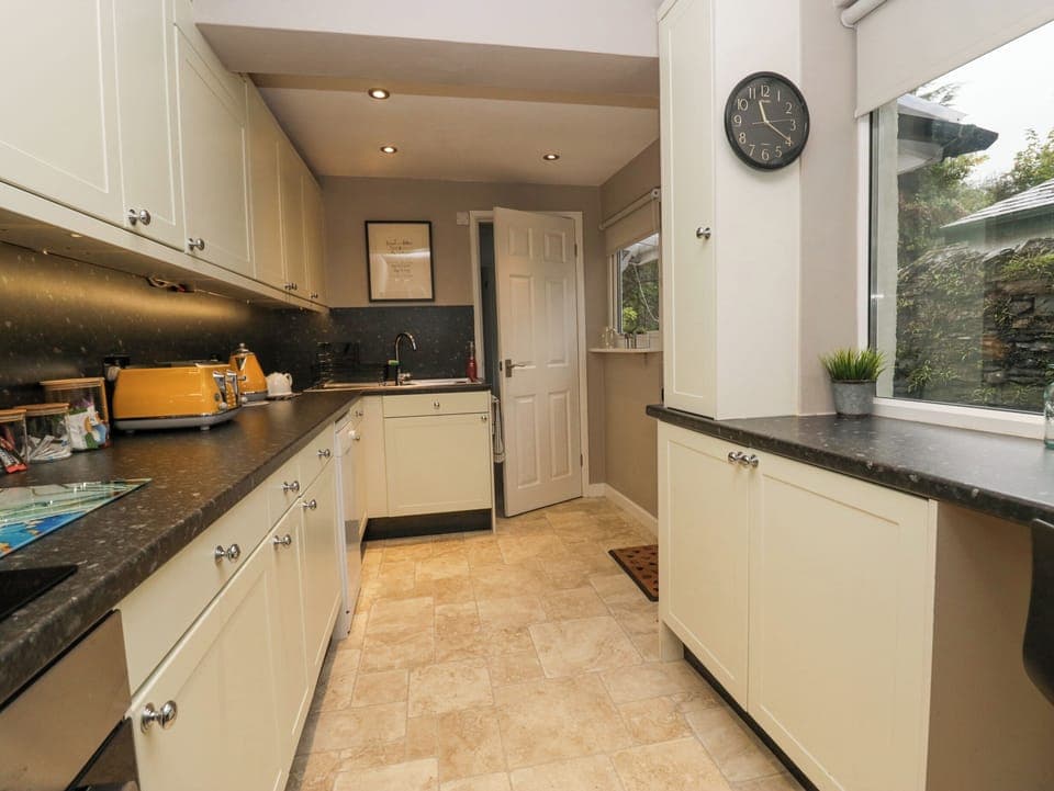 Fridge, dishwasher, cookware/dishes/utensils