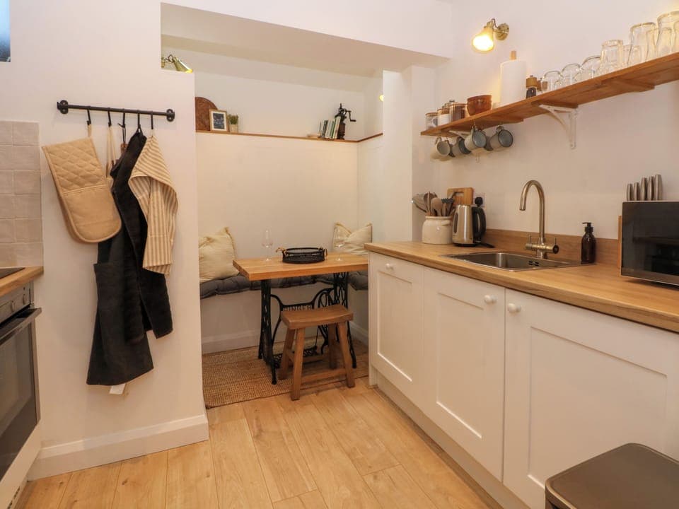 Fridge, dishwasher, cookware/dishes/utensils