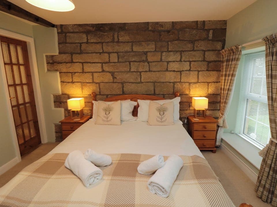 5 bedrooms, individually decorated, individually furnished, free WiFi