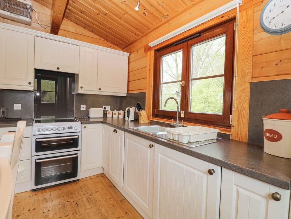 Dishwasher, cookware/dishes/utensils