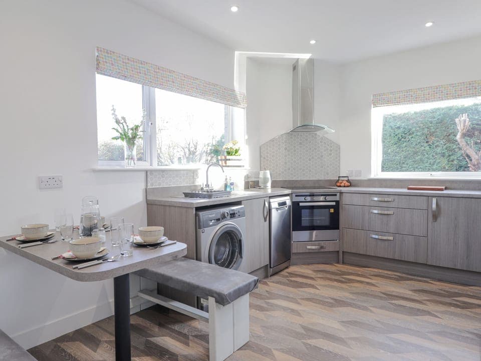 Dishwasher, electric kettle, toaster, cookware/dishes/utensils