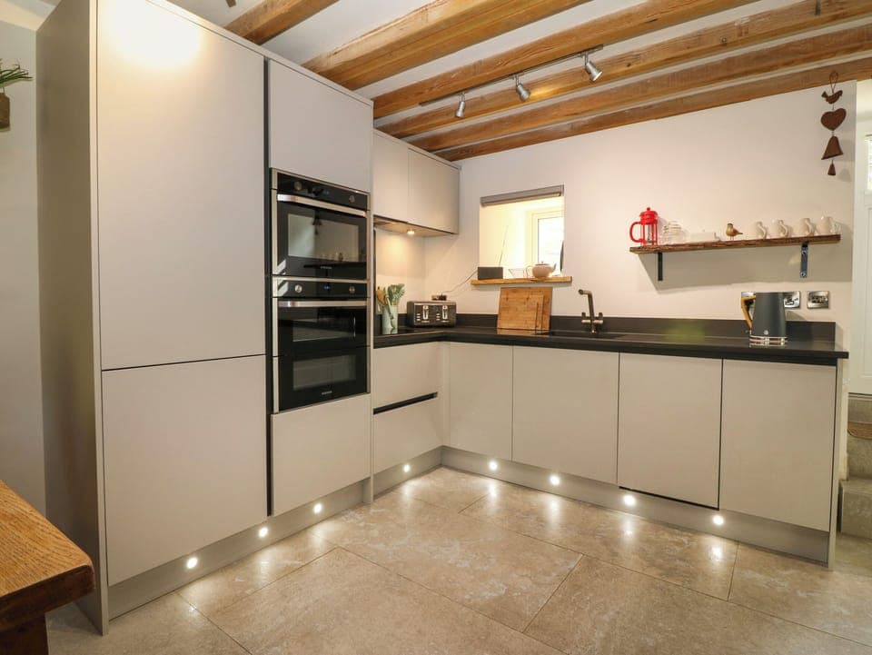 Fridge, dishwasher, cookware/dishes/utensils