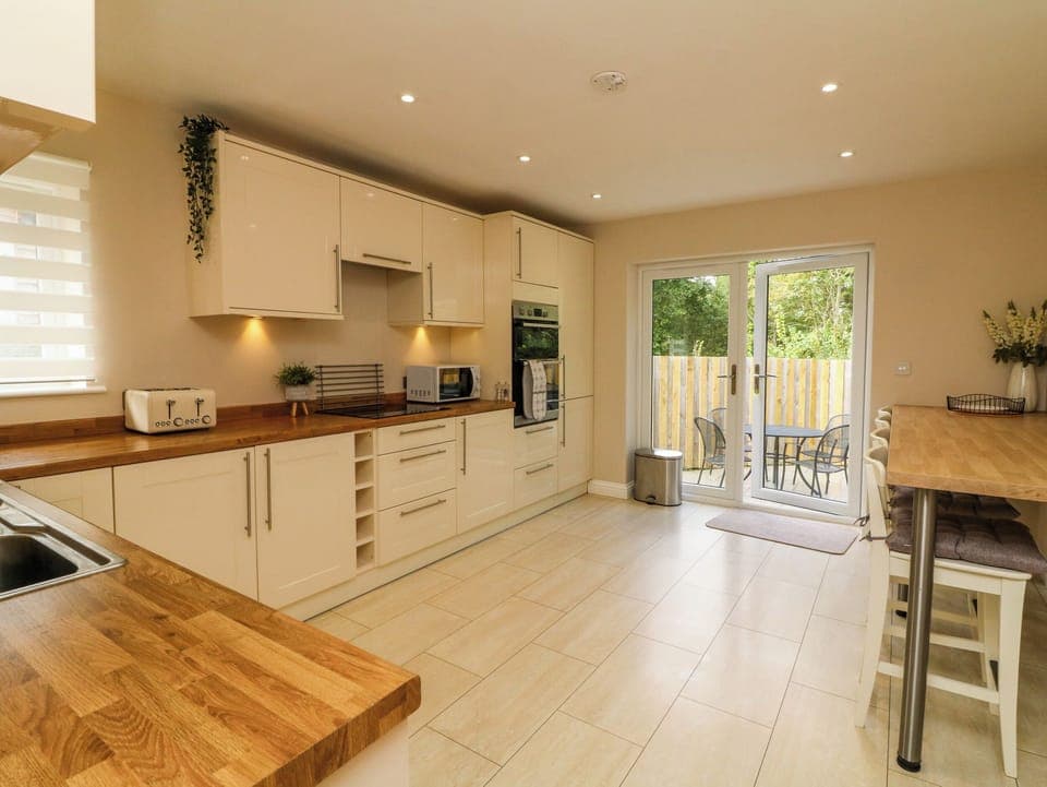 Fridge, dishwasher, electric kettle, toaster