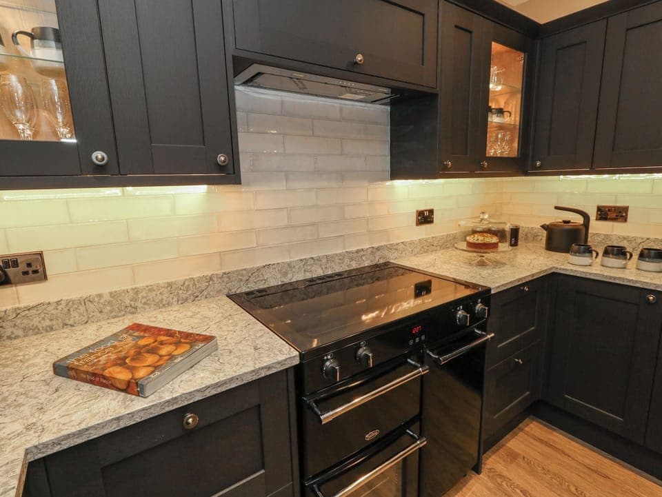 Fridge, dishwasher, toaster, cookware/dishes/utensils