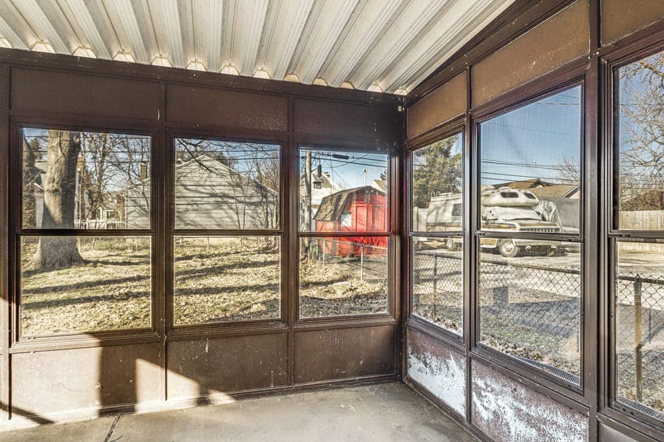 Screened-In Porch