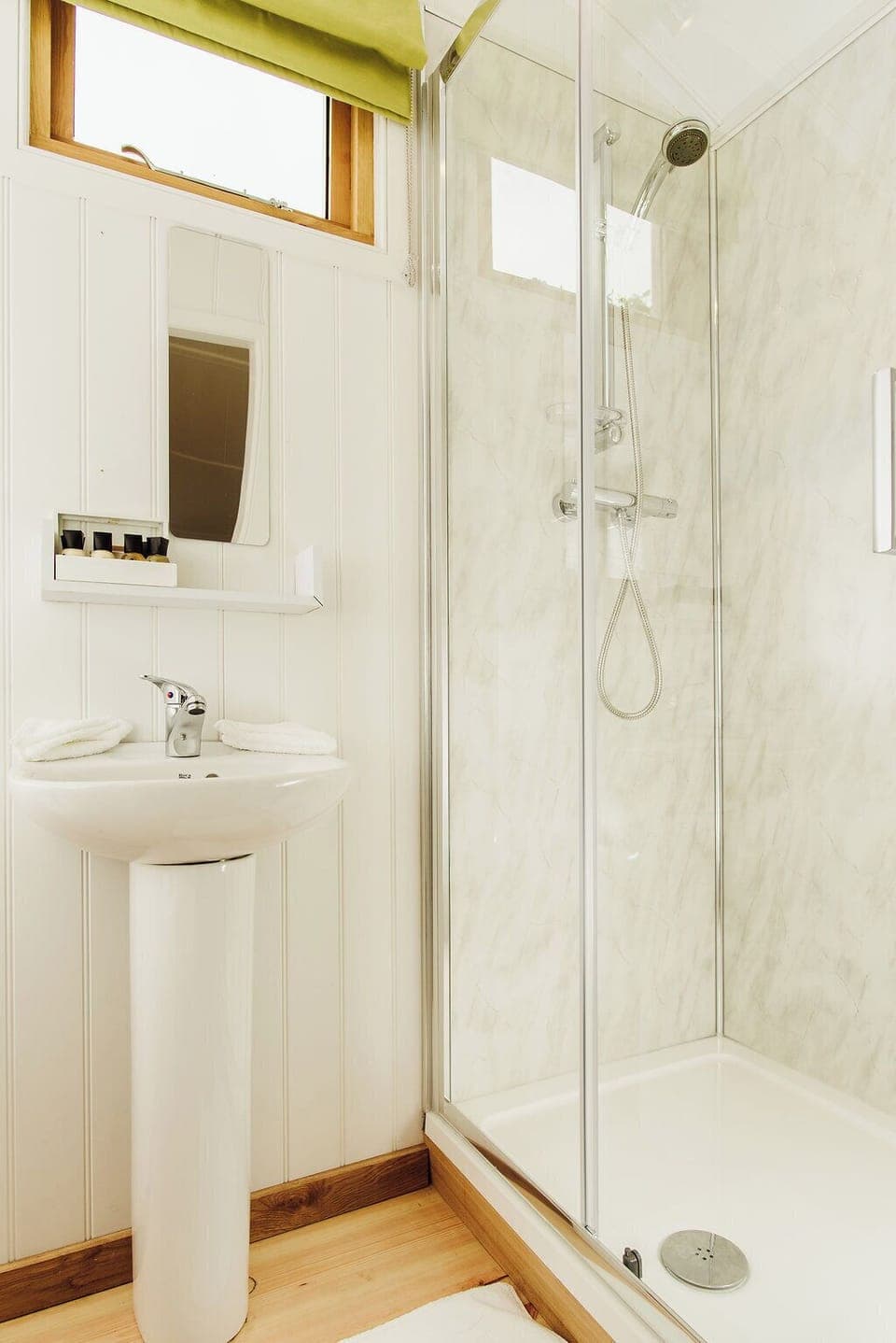 03BlackHut-27-5-16-0073