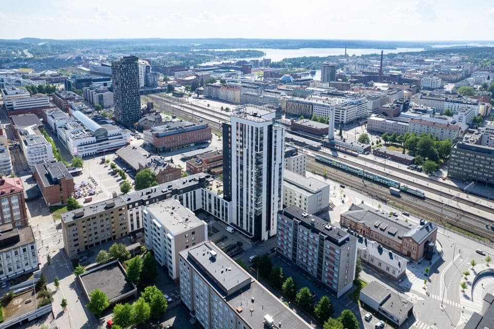 The apartment is located in downtown of Tampere. All of the restaurants, shopping malls and histocial sights are just next to the building. It is also very close to the main bus station and main train station of Tampere.