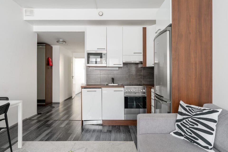 In the kitchen you will find all the necessary equipment for cooking and dining, such as an oven, stove, fridge, coffee maker, kettle, toaster, etc.