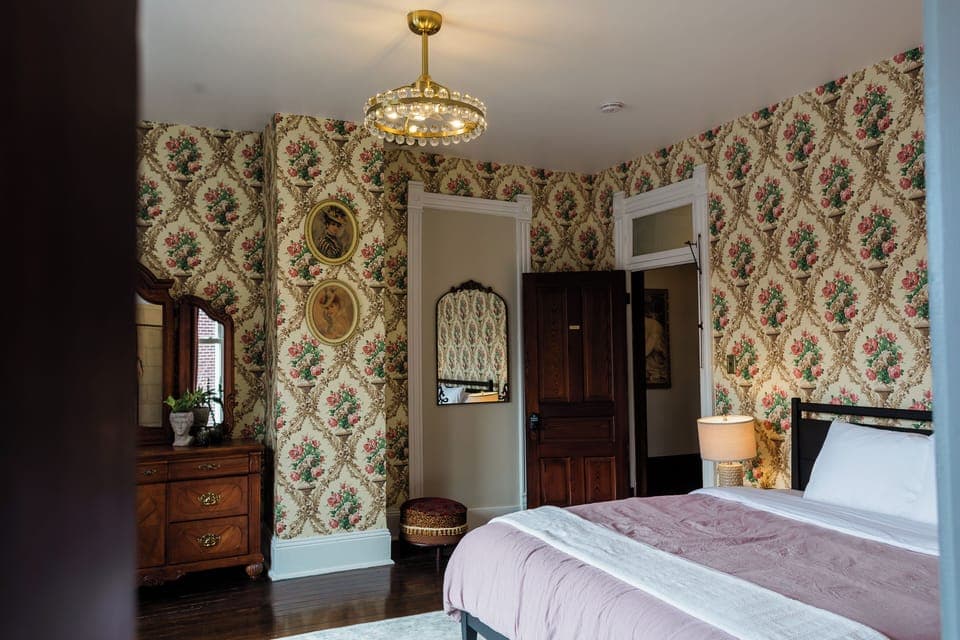 Luxury Double Room, 1 King Bed, Bathtub, Mountain View | Bathroom | Hair dryer, towels, soap, shampoo
