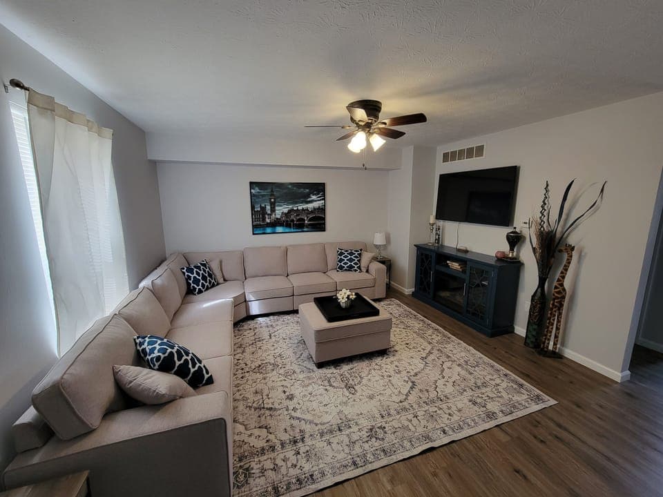 Living Room With 55" TV