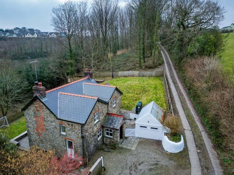 Woodcocks House - 3 Bedroom Holiday Home - Kilgetty (25050)