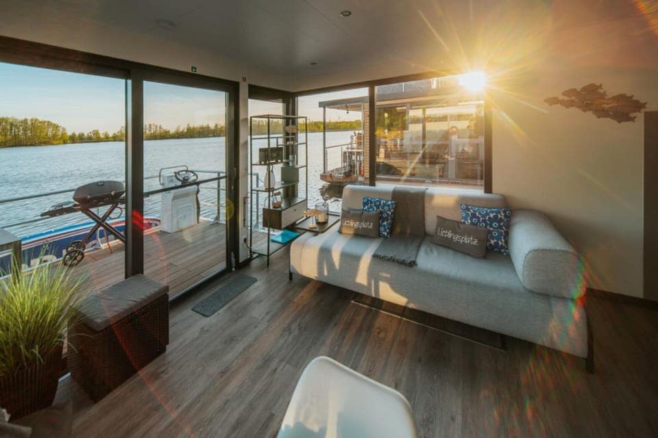 Mobile Home | Living room