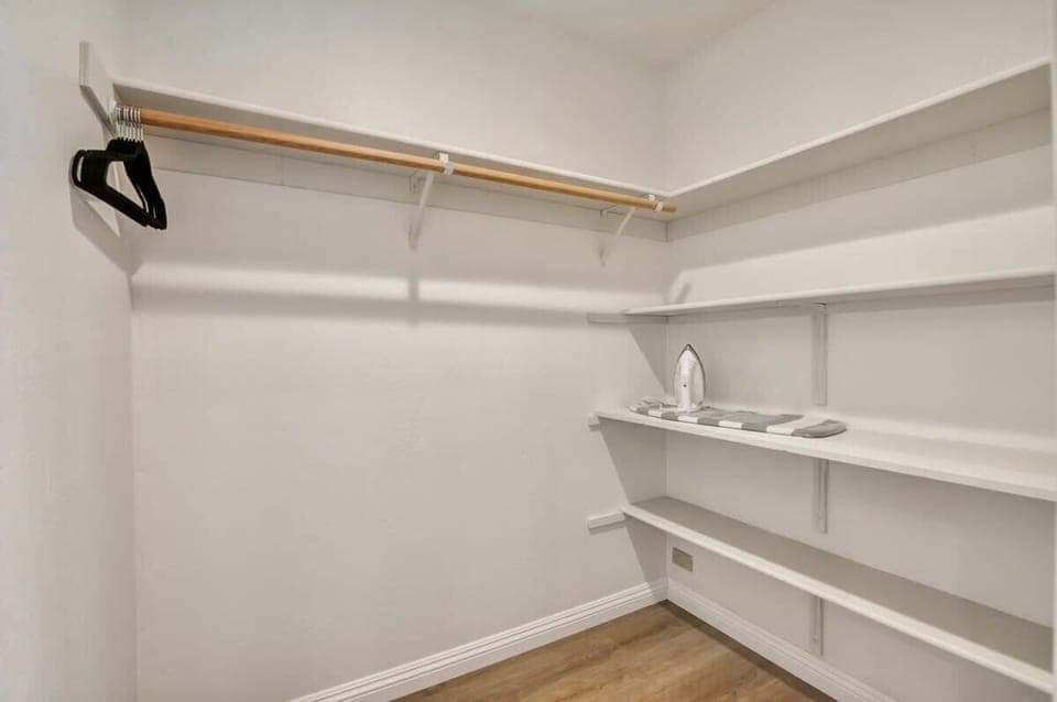 House (4 Bedrooms) | Wardrobe