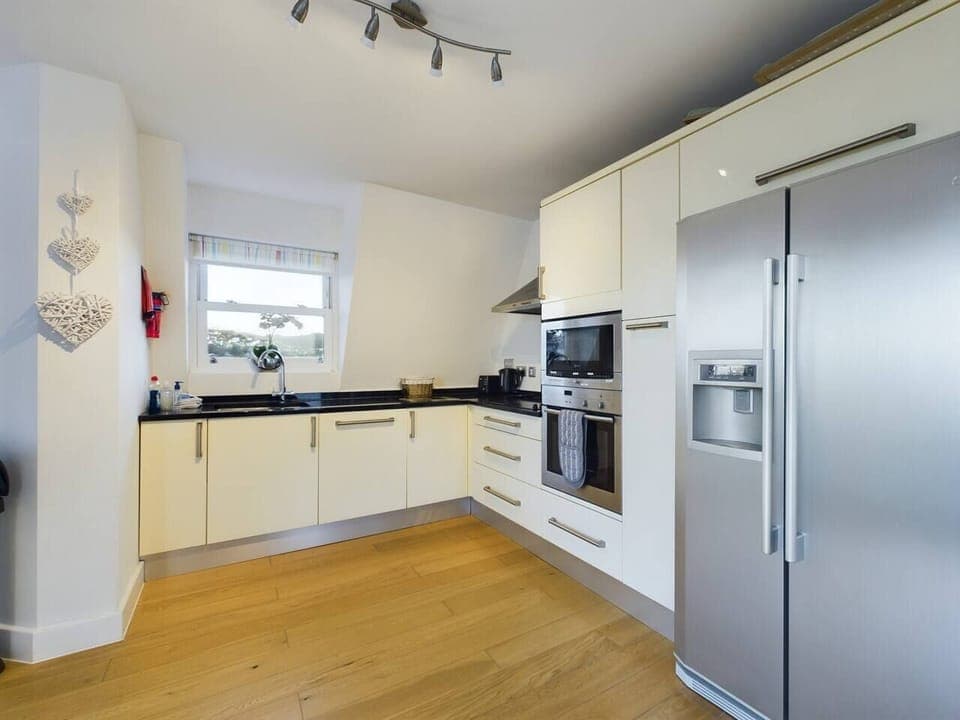 663389da e09e 4df5 ba83 9d69b0dadfb7