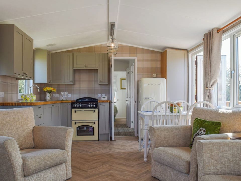 Open plan living space | Owl Lodge - Millstone Meadow, Hartshorne