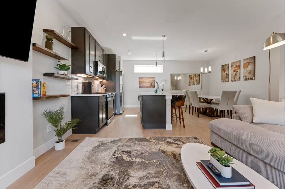 Gentle flooring and natural fabrics add to the room’s peaceful feel.