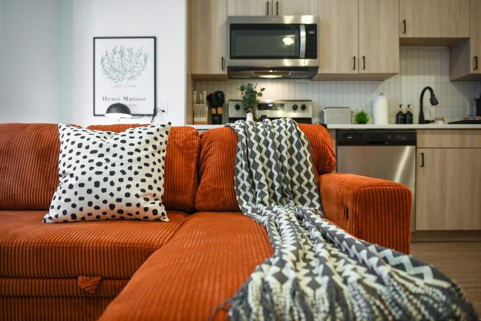 Cozy pull-out sofa bed provides extra sleeping space, ideal for families or small groups. 🛏️