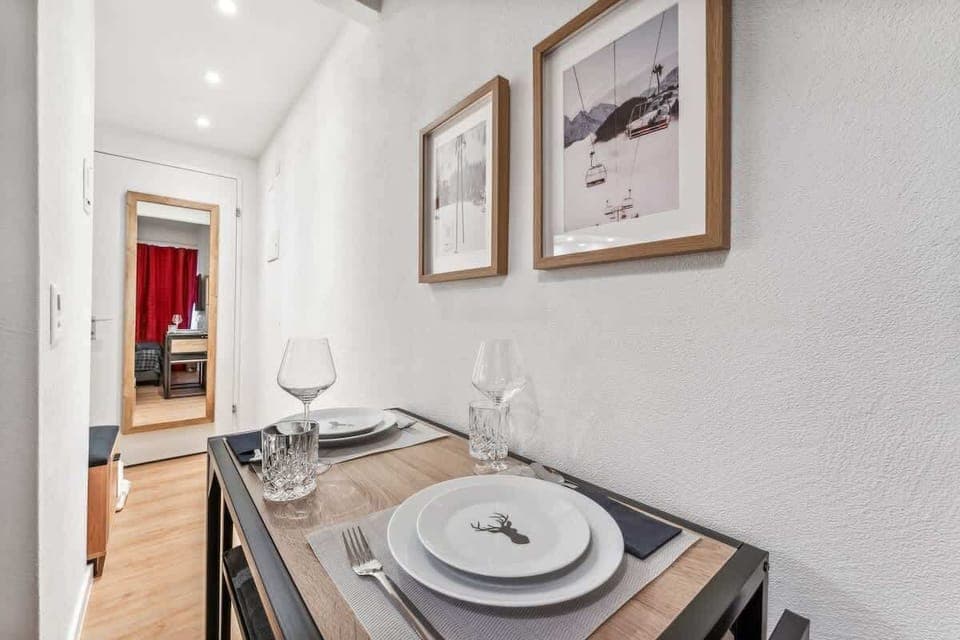 gemütlicher Esstisch für 2 Personen