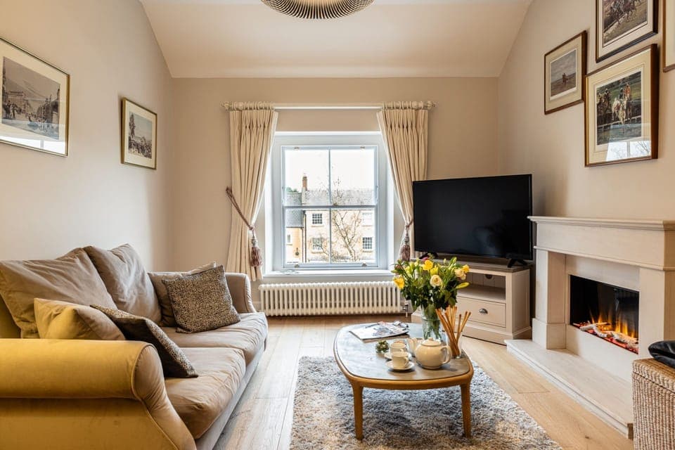 Topside Sitting Room  - StayCotswold