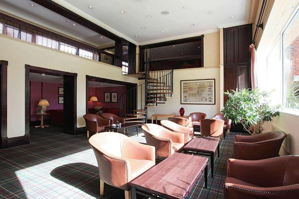 Entrance / Reception